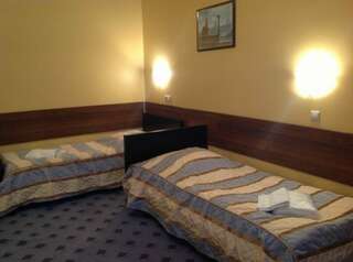 Гостиница Петровская Шлиссельбург Стандартный трехместный номер-2