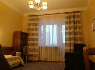 Гостиница Петровская Шлиссельбург Стандартный трехместный номер-1